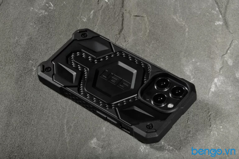Ốp lưng iPhone 13 Pro UAG Monarch MagSafe Series - Carbon Fiber