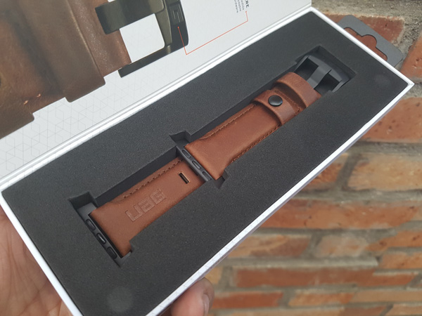 Dây đồng hồ da UAG Leather Universal Watch 22mm